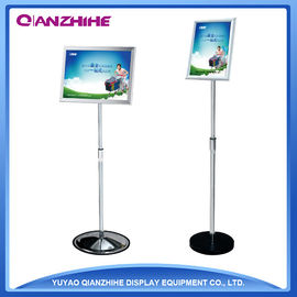 Chiny dostawca ramie aluminiowej regulowany Stojak plakatowy